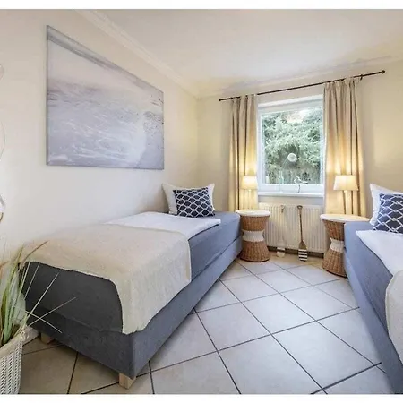 With 1 Bedroom Rettin